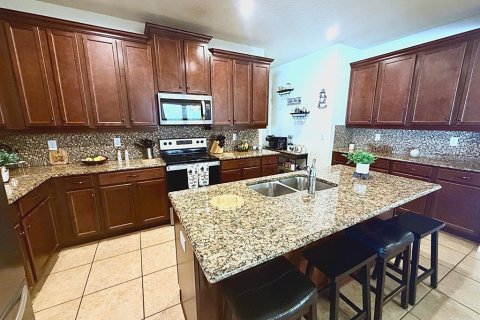 Villa ou maison à vendre à Kissimmee, Floride: 4 chambres, 202.16 m2 № 2416812 - photo 21
