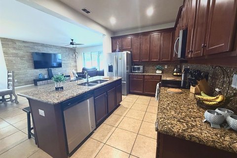 Villa ou maison à vendre à Kissimmee, Floride: 4 chambres, 202.16 m2 № 2416812 - photo 25