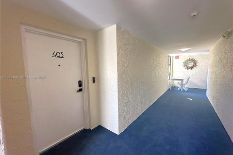 Condo in Marathon, Florida, 3 bedrooms № 1983575 - photo 25