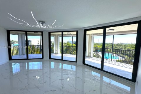 Condo in Marathon, Florida, 3 bedrooms № 1983575 - photo 6