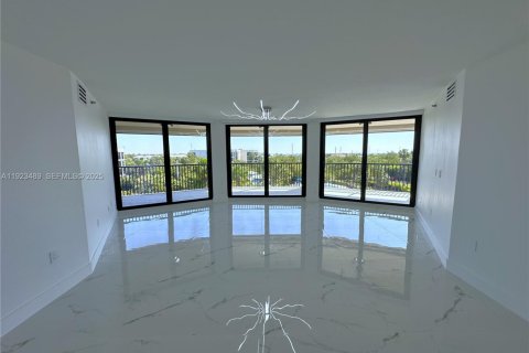 Condo in Marathon, Florida, 3 bedrooms № 1983575 - photo 22