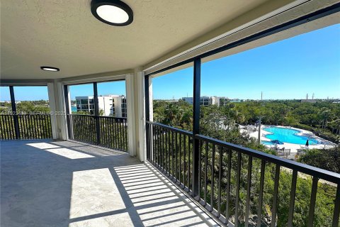 Condo in Marathon, Florida, 3 bedrooms № 1983575 - photo 2