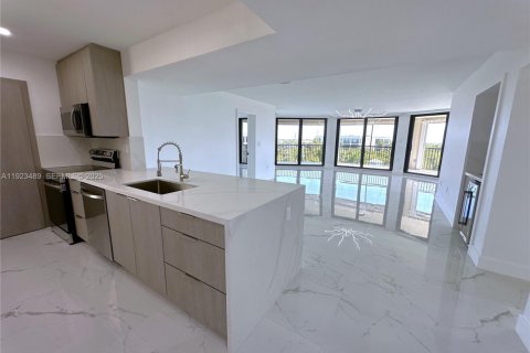 Condo in Marathon, Florida, 3 bedrooms № 1983575 - photo 5