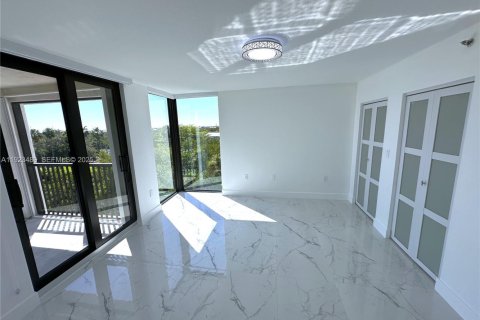 Condo in Marathon, Florida, 3 bedrooms № 1983575 - photo 21