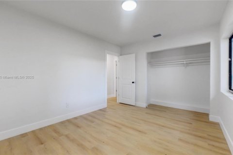Casa en venta en Miami, Florida, 3 dormitorios, 143.72 m2 № 1872153 - foto 15