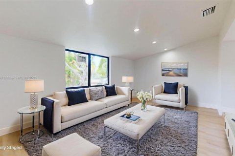 Casa en venta en Miami, Florida, 3 dormitorios, 143.72 m2 № 1872153 - foto 5