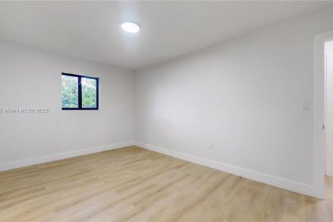 Casa en venta en Miami, Florida, 3 dormitorios, 143.72 m2 № 1872153 - foto 10