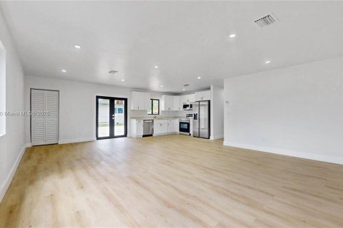 Casa en venta en Miami, Florida, 3 dormitorios, 143.72 m2 № 1872153 - foto 29