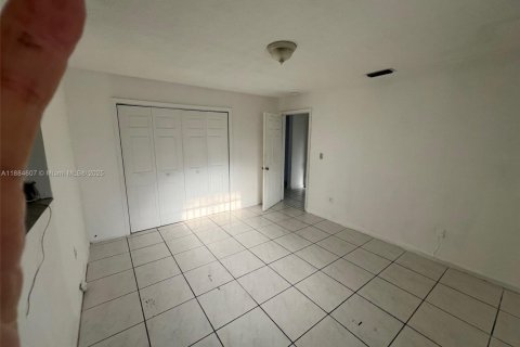 Apartamento en alquiler en Hialeah, Florida, 2 dormitorios, 78.97 m2 № 1979033 - foto 4