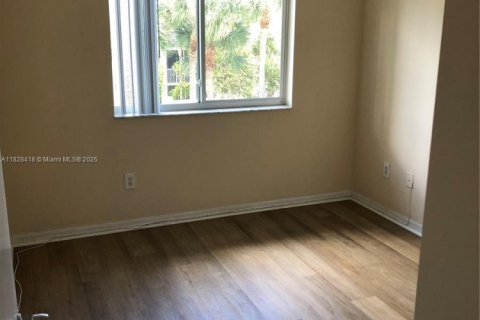 Copropriété à vendre à Hollywood, Floride: 2 chambres, 76.18 m2 № 1957700 - photo 13