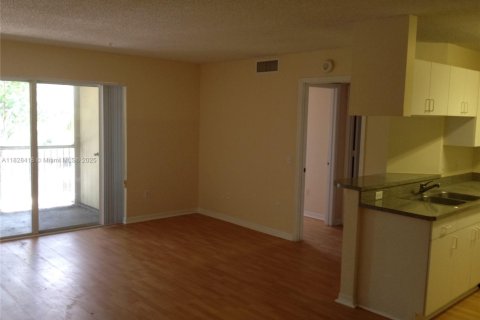 Copropriété à vendre à Hollywood, Floride: 2 chambres, 76.18 m2 № 1957700 - photo 6