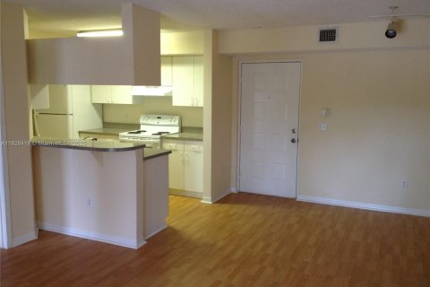 Copropriété à vendre à Hollywood, Floride: 2 chambres, 76.18 m2 № 1957700 - photo 7