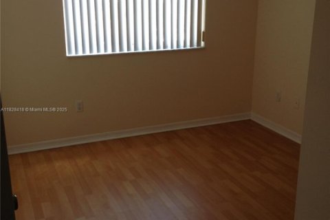 Copropriété à vendre à Hollywood, Floride: 2 chambres, 76.18 m2 № 1957700 - photo 11