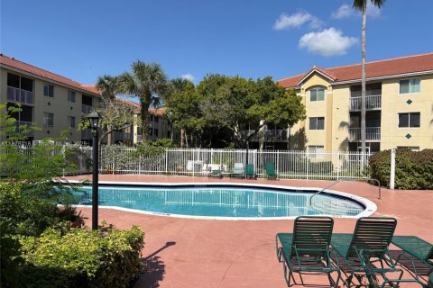 Copropriété à vendre à Hollywood, Floride: 2 chambres, 76.18 m2 № 1957700 - photo 18