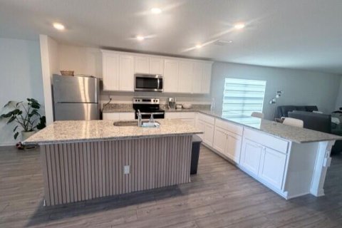House in St. Lucie, Florida 3 bedrooms, 157.56 sq.m. № 2175727 - photo 8