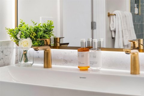 Снять в аренду кондоминиум в Майами, Флорида 1 спальня, 50.17м2, № 2020398 - фото 17