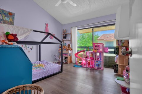 Touwnhouse à vendre à Miami, Floride: 2 chambres, 107.02 m2 № 1859047 - photo 15