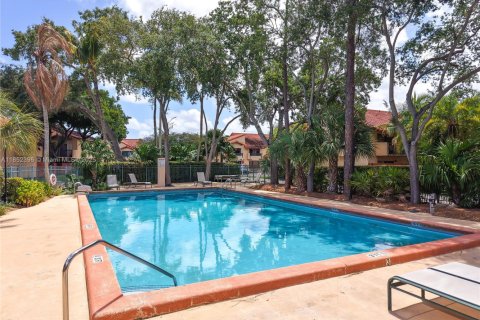 Touwnhouse à vendre à Miami, Floride: 2 chambres, 107.02 m2 № 1859047 - photo 19