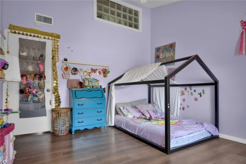 Touwnhouse à vendre à Miami, Floride: 2 chambres, 107.02 m2 № 1859047 - photo 16