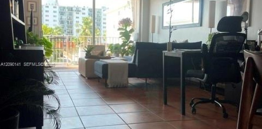 Condo à North Miami Beach, Floride, 1 chambre  № 2402665