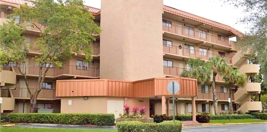 Condo in Plantation, Florida, 2 bedrooms № 2081559