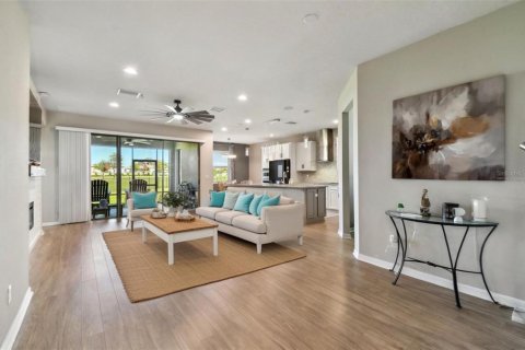 House in Wesley Chapel, Florida 4 bedrooms, 260.31 sq.m. № 1718420 - photo 9