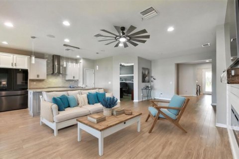 House in Wesley Chapel, Florida 4 bedrooms, 260.31 sq.m. № 1718420 - photo 11
