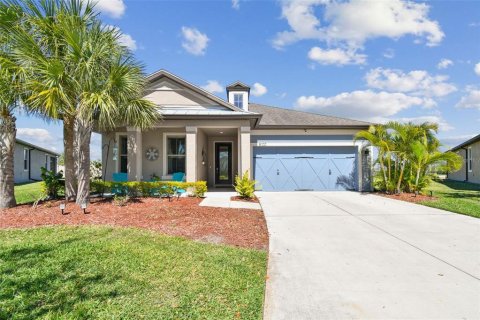 House in Wesley Chapel, Florida 4 bedrooms, 260.31 sq.m. № 1718420 - photo 1