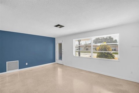 Villa ou maison à vendre à Clearwater, Floride: 2 chambres, 107.21 m2 № 2228006 - photo 17