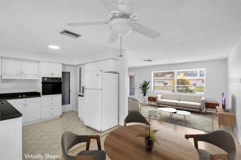 Villa ou maison à vendre à Clearwater, Floride: 2 chambres, 107.21 m2 № 2228006 - photo 4