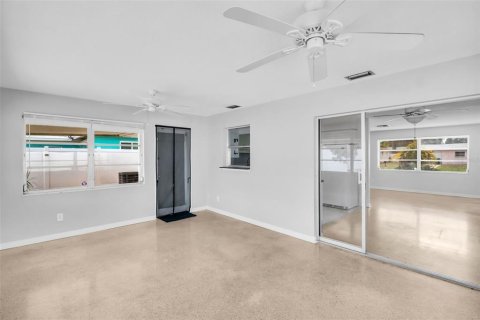 Villa ou maison à vendre à Clearwater, Floride: 2 chambres, 107.21 m2 № 2228006 - photo 28