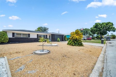 Villa ou maison à vendre à Clearwater, Floride: 2 chambres, 107.21 m2 № 2228006 - photo 15
