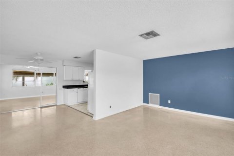 Villa ou maison à vendre à Clearwater, Floride: 2 chambres, 107.21 m2 № 2228006 - photo 18
