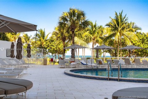 Copropriété à louer à Bal Harbour, Floride: 2 chambres, 234.58 m2 № 1863408 - photo 1