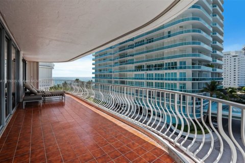 Copropriété à louer à Bal Harbour, Floride: 2 chambres, 234.58 m2 № 1863408 - photo 13