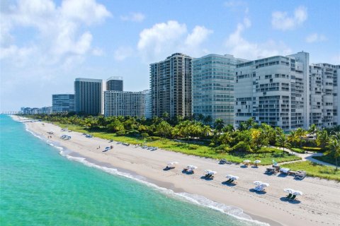 Copropriété à louer à Bal Harbour, Floride: 2 chambres, 234.58 m2 № 1863408 - photo 4