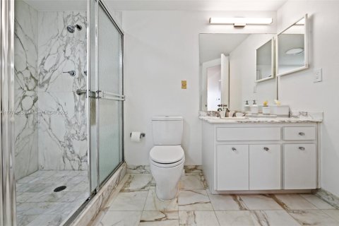 Copropriété à louer à Bal Harbour, Floride: 2 chambres, 234.58 m2 № 1863408 - photo 29