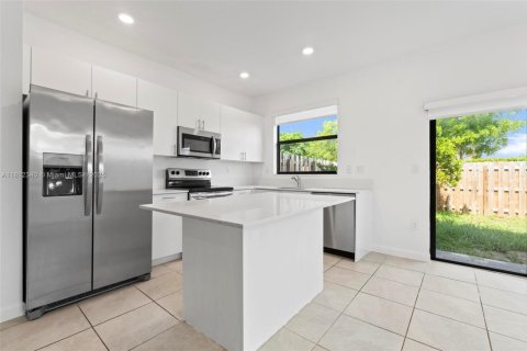 Adosado en venta en Homestead, Florida, 3 dormitorios, 123.37 m2 № 1756835 - foto 11