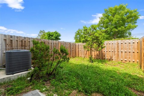 Adosado en venta en Homestead, Florida, 3 dormitorios, 123.37 m2 № 1756835 - foto 17