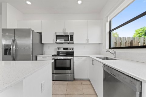 Adosado en venta en Homestead, Florida, 3 dormitorios, 123.37 m2 № 1756835 - foto 12