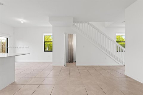 Adosado en venta en Homestead, Florida, 3 dormitorios, 123.37 m2 № 1756835 - foto 9