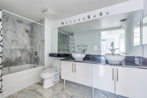 Copropriété à louer à Miami, Floride: 2 chambres № 2057106 - photo 5