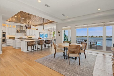Villa ou maison à vendre à Treasure Island, Floride: 4 chambres, 472.87 m2 № 2417066 - photo 14