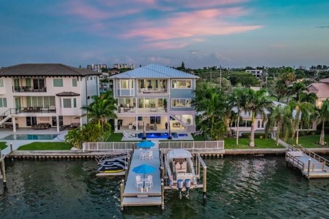 Villa ou maison à vendre à Treasure Island, Floride: 4 chambres, 472.87 m2 № 2417066 - photo 6
