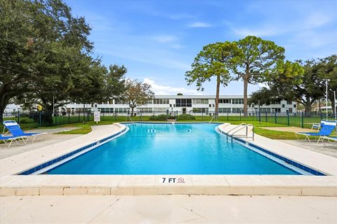 Condo in Saint Petersburg, Florida, 1 bedroom № 2222528 - photo 19