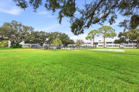 Condo in Saint Petersburg, Florida, 1 bedroom № 2222528 - photo 22