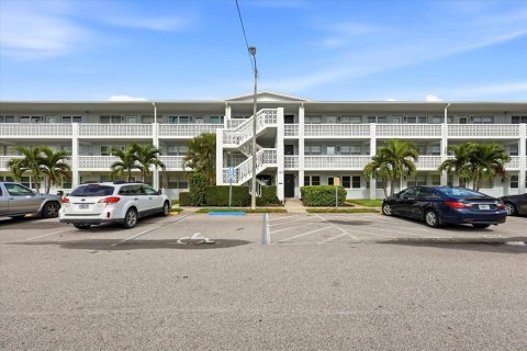 Condo in Saint Petersburg, Florida, 1 bedroom  № 2222528