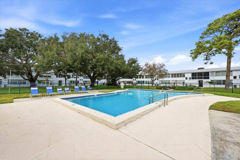Condo in Saint Petersburg, Florida, 1 bedroom № 2222528 - photo 20