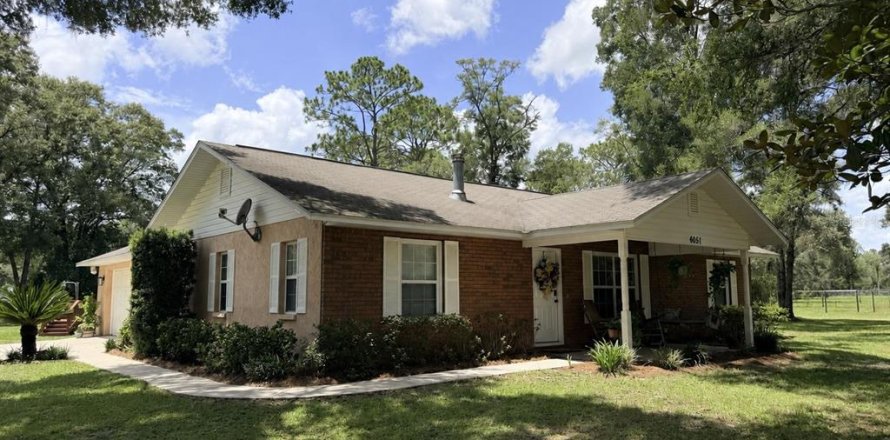 Villa ou maison à Chiefland, Floride 3 chambres, 130.06 m2 № 2238291