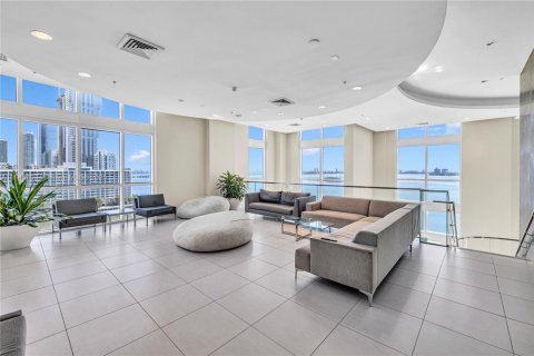 Купить кондоминиум в Майами, Флорида 1 спальня, 60.48м2, № 1842547 - фото 23